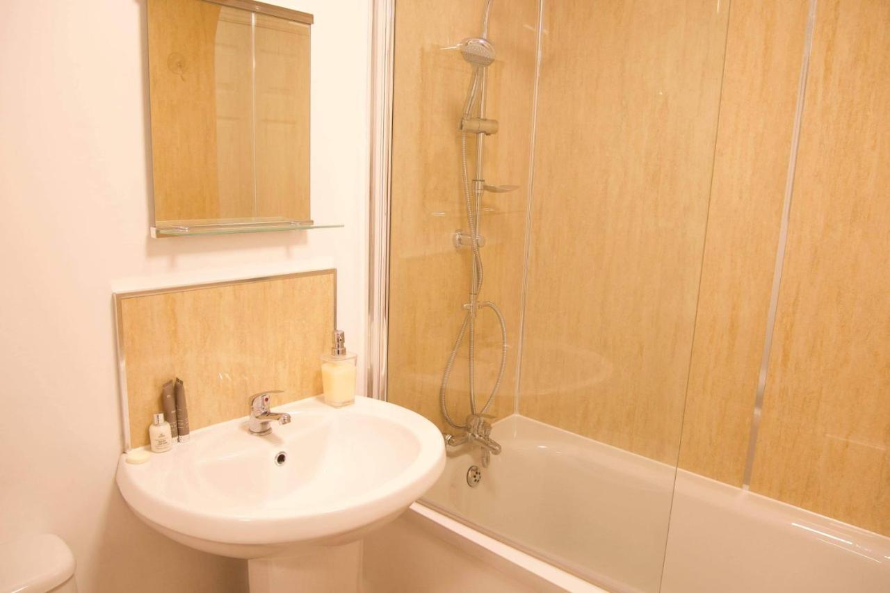 York City Centre, Recently Renovated 2 Bedroom Flat Exterior photo